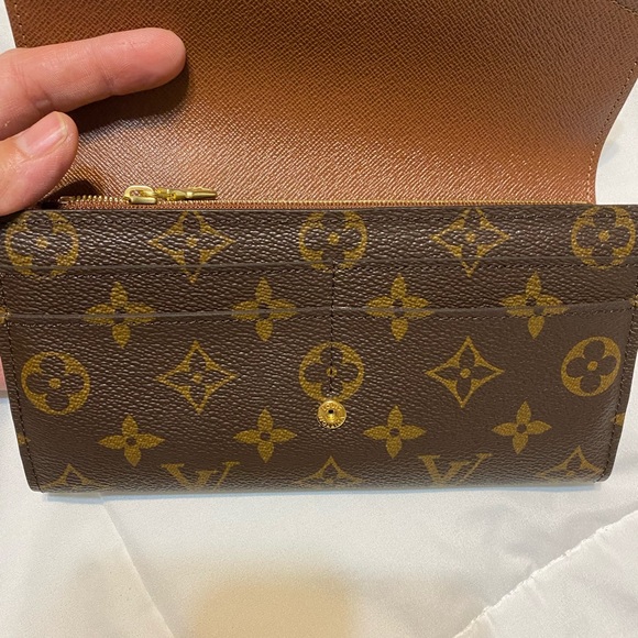 Louis Vuitton Sarah Wallet - Picture 3 of 6